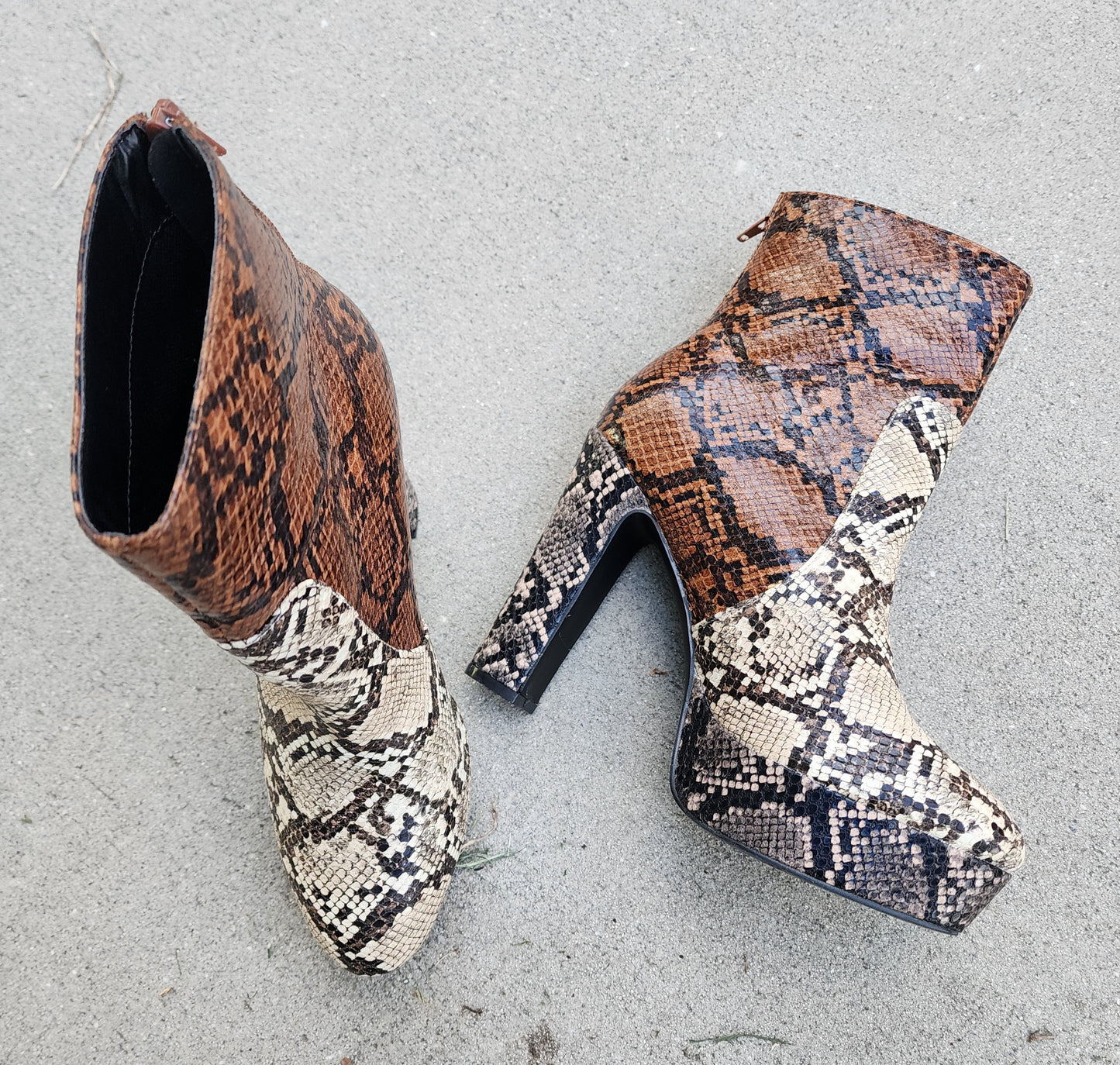 Just Fab Pleda Platform Heeled Booties