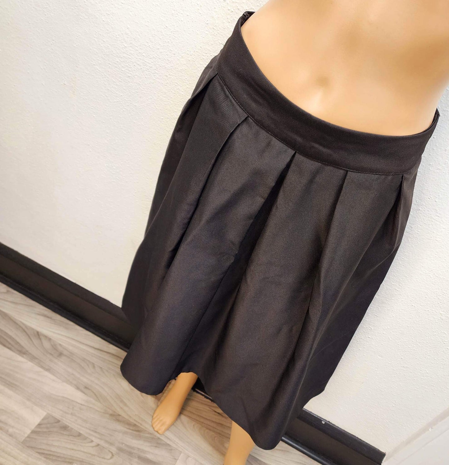 Black Pleated Skirt w/Pockets